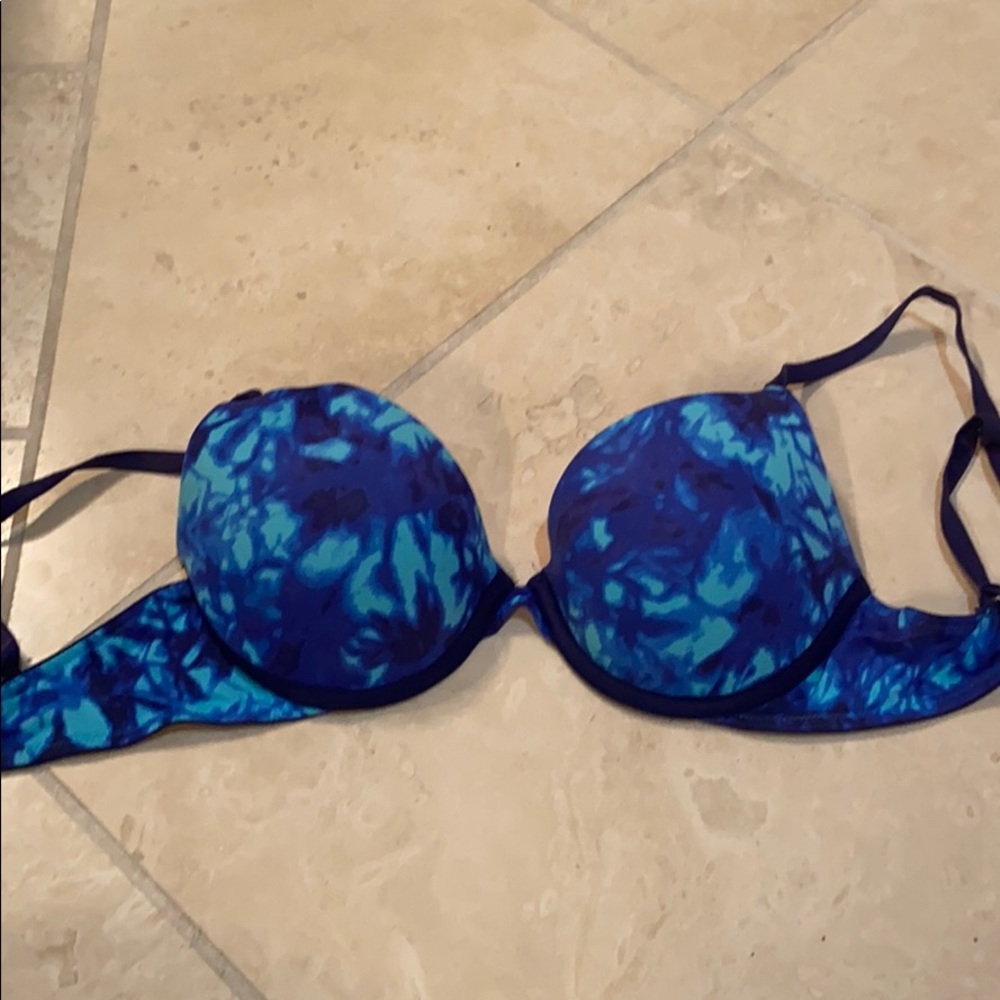 Victoria’s Secret PINK push up bra